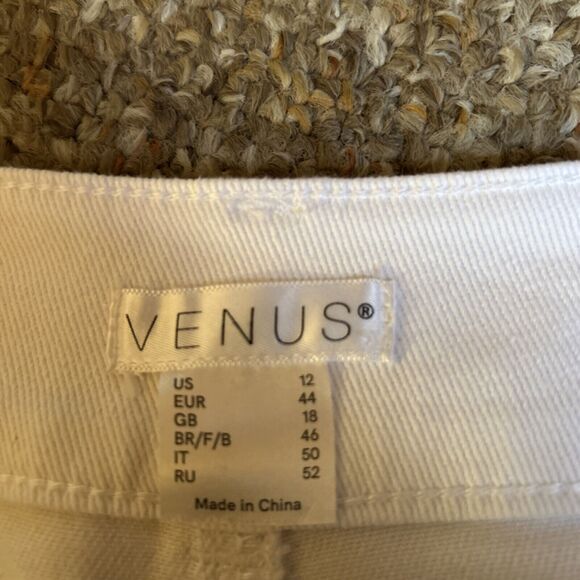 Venus Women's White Jeans 30” x 26” Sz 12 Wide Leg Cream Vinyl Trim - Picture 3 of 5
